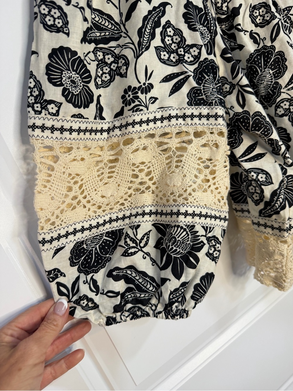 Christian Siriano Black Floral Print Peasant Top on Cream - Picture 3 of 6